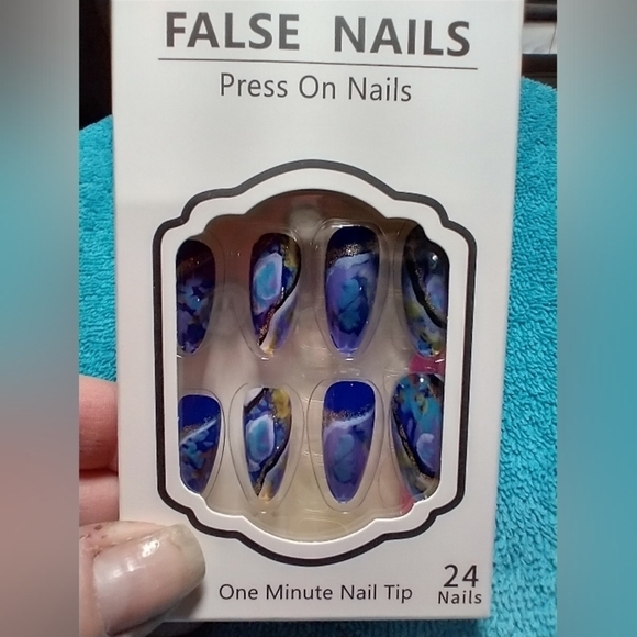 Press on nails blue gold glitter marble nail set - Picture 2 of 3